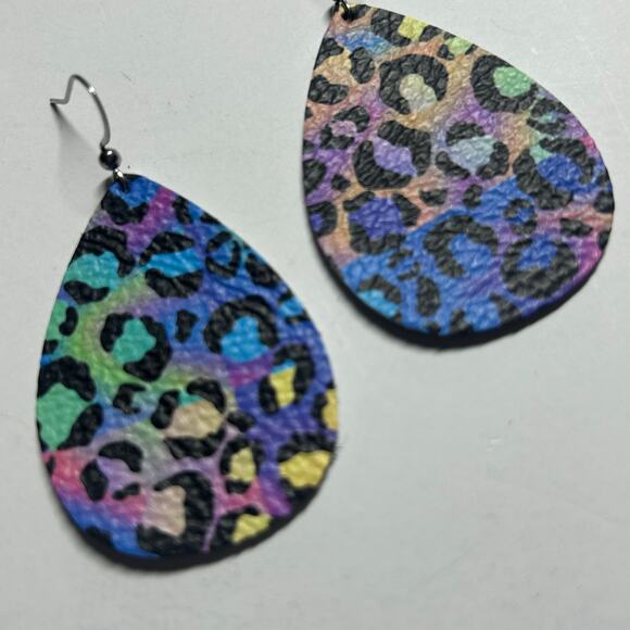 5/$25 Handmade Genuine Leather Colorful Animal Leopard Teardrop Earrings 2" - Picture 2 of 4